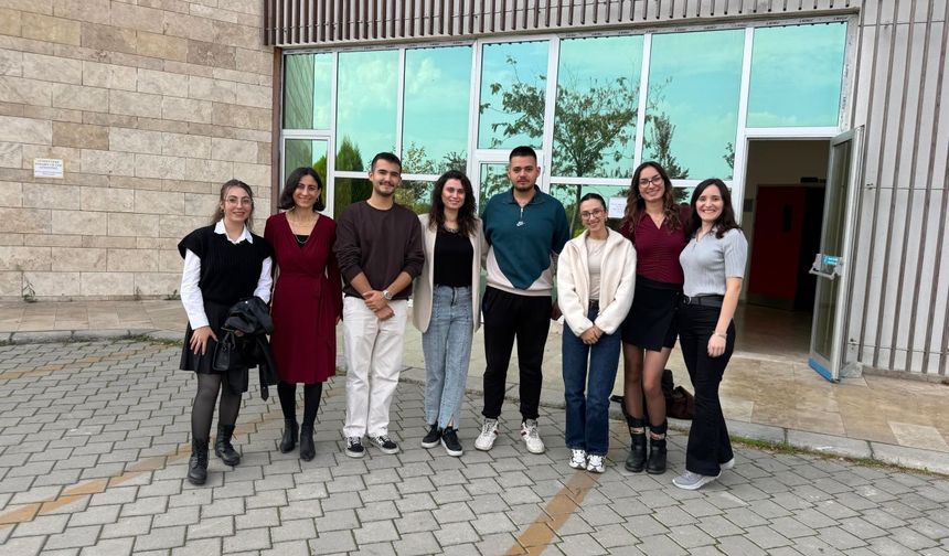 Pamukkale Üniversitesinde anestezi öğrencileri ve mezunları bir arada