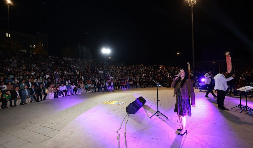 Kampüs Buluşmaları’nda 90’lar rüzgarı esti