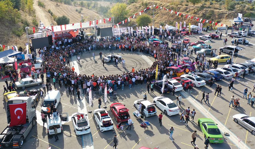 Seyir Tepesi Otomobil Festivaline ev sahipliği yaptı