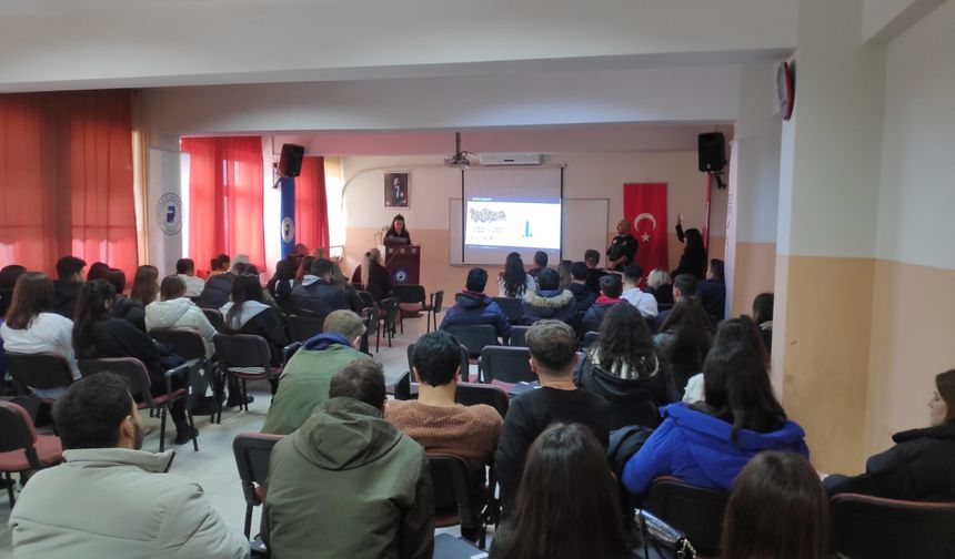 <strong>Honaz MYO’da Madde Bağımlılığı İle Mücadele Konferansı</strong>